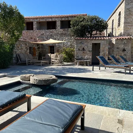 Casa Rossa & LʼÎle-Rousse