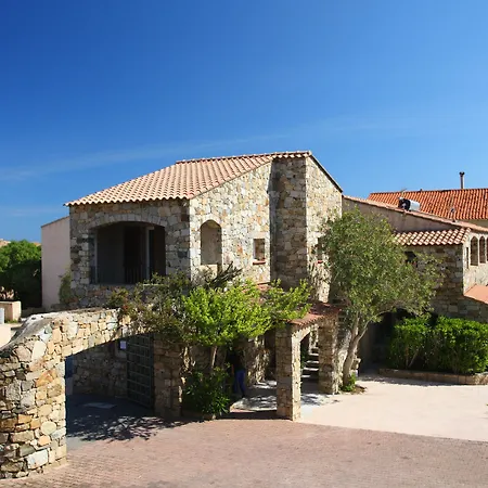 Casa Rossa & LʼÎle-Rousse