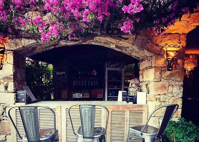 Casa Rossa & Hotel LʼÎle-Rousse