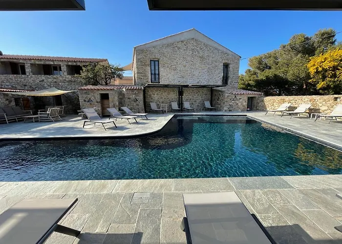 Casa Rossa & Hotel LʼÎle-Rousse