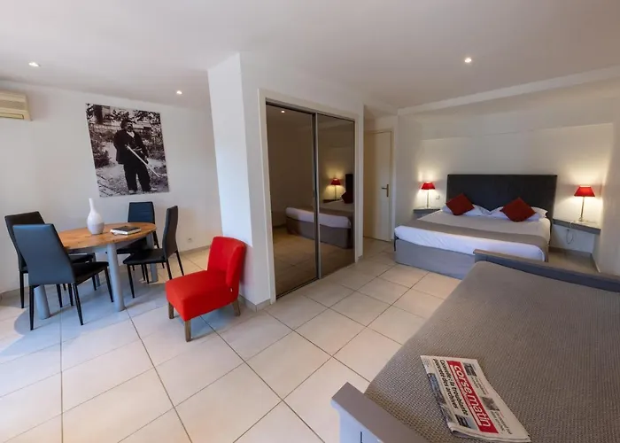 Casa Rossa & Hotel 3*