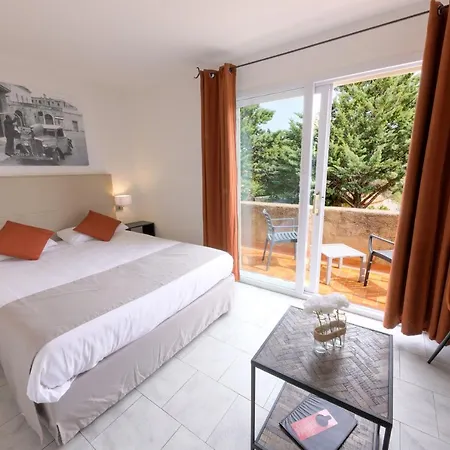 Hotel Casa Rossa & L'Ile-Rousse (Corsica)