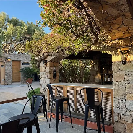 Casa Rossa & Hotel LʼÎle-Rousse