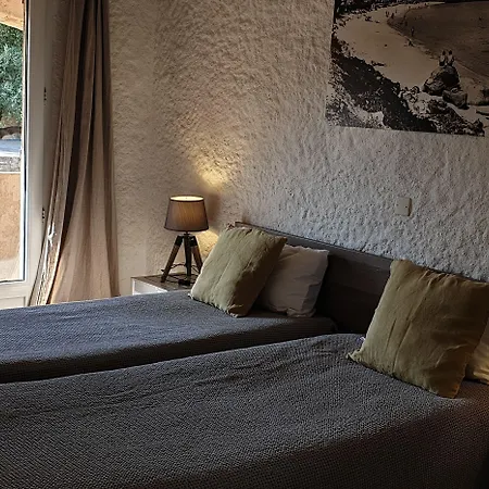 Casa Rossa & מלון 3*