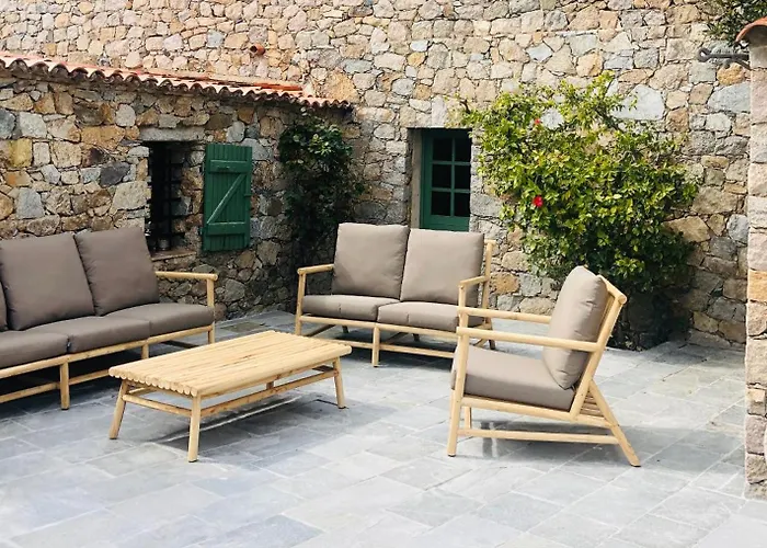 Casa Rossa & LʼÎle-Rousse