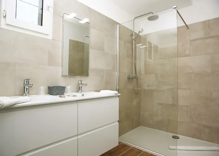 Casa Rossa & LʼÎle-Rousse