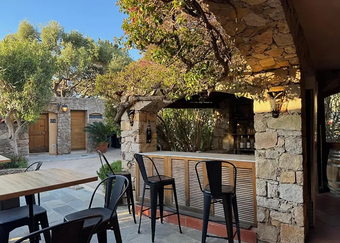 Casa Rossa & Hotel LʼÎle-Rousse