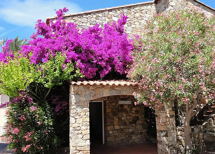 Casa Rossa & Ξενοδοχείο LʼÎle-Rousse